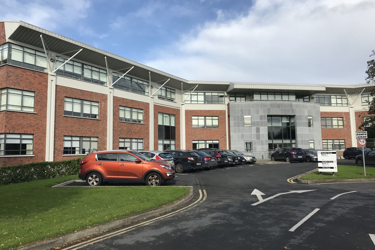 Commercial property for rent in Hamilton House, National Technology