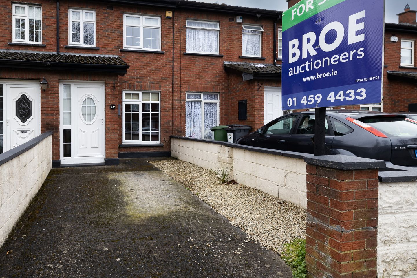 19 Woodford Meadows, Clondalkin, Clondalkin, Dublin 22, D22NP99 is for