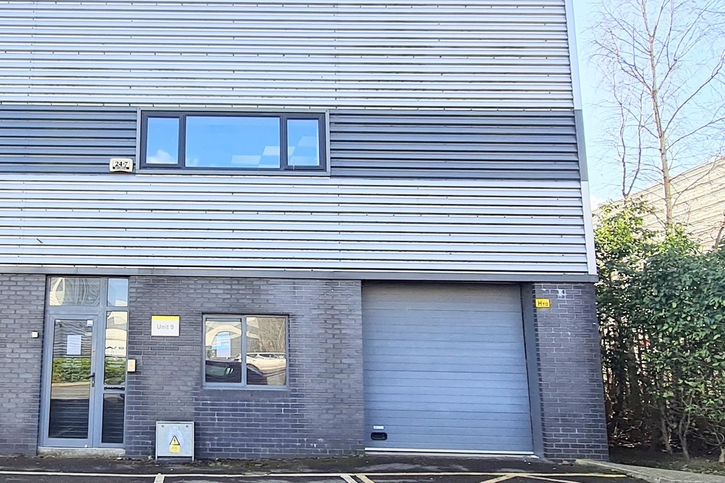 Commercial property for rent in Stadium Business Centre, Stadium