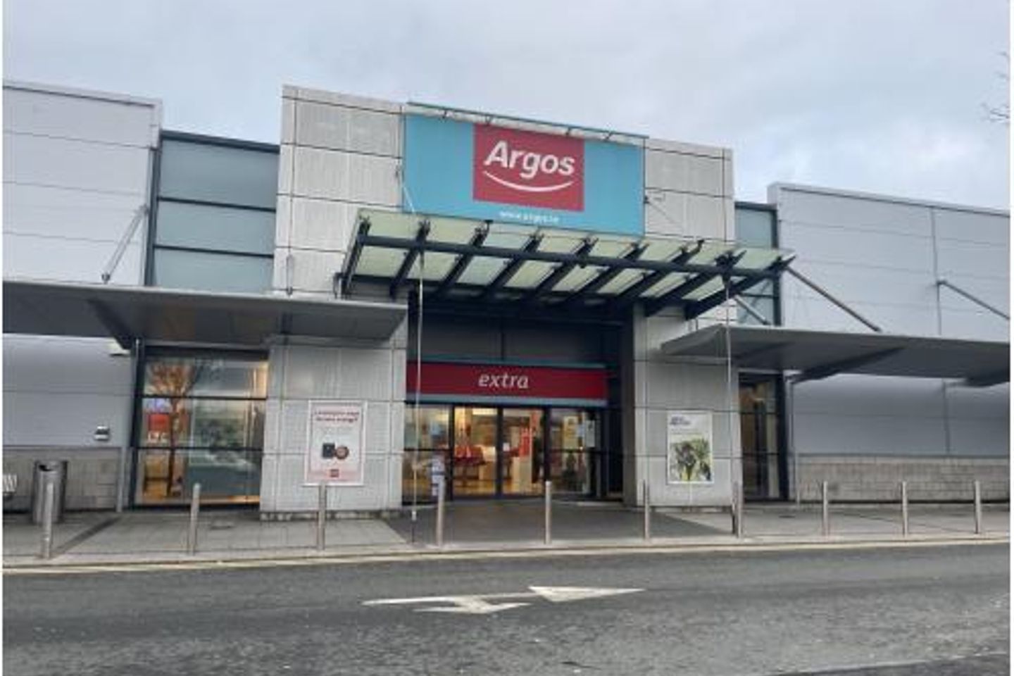 Commercial property for rent in Unit 14, Dundalk Retail Park, Dundalk