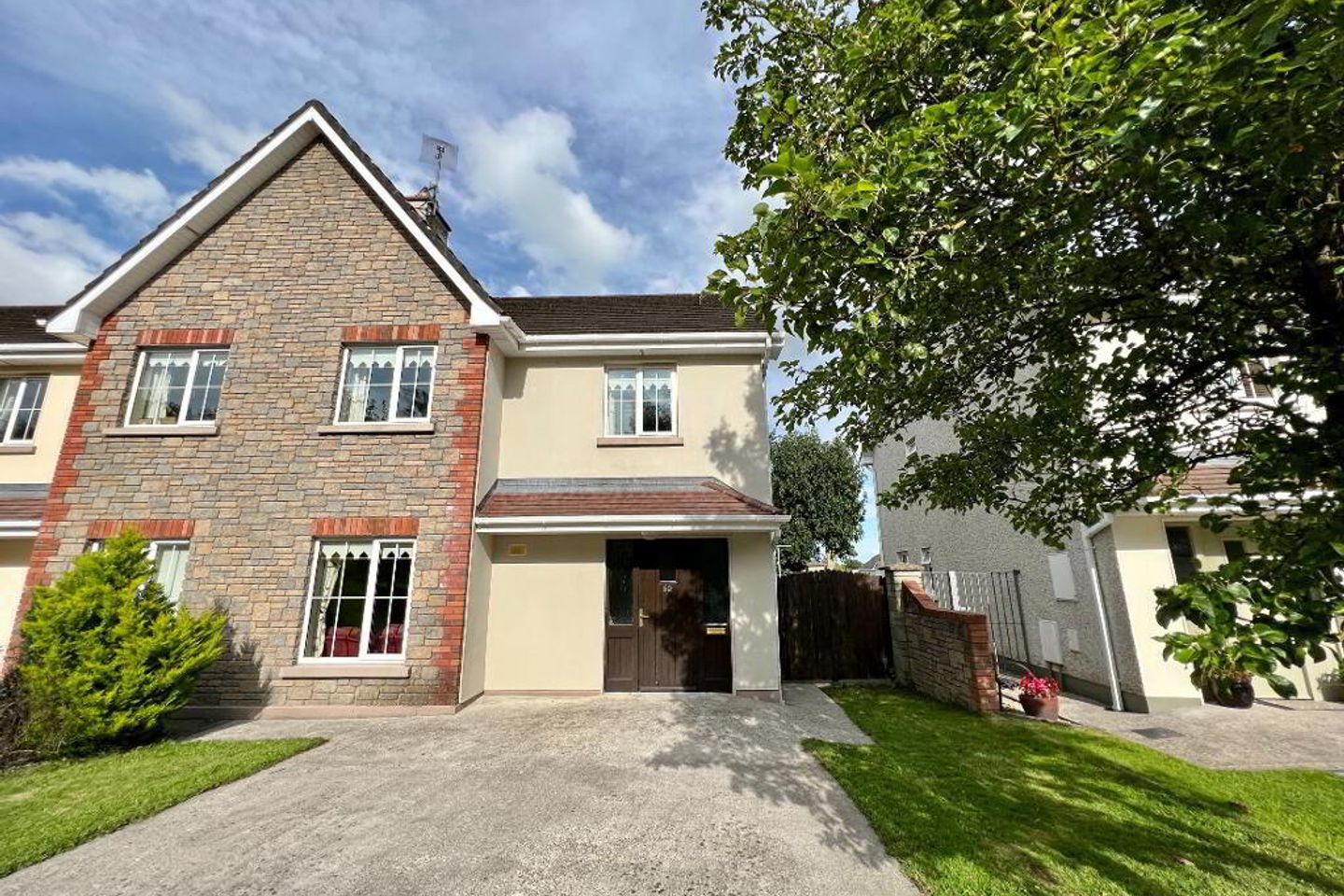 32 Manor Hill, Charleville, Co. Cork, P56X788 is for sale on Daft.ie