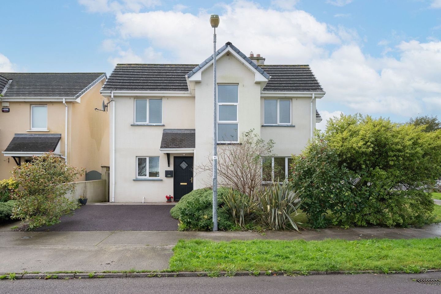 8 Beechwood Court, Cluainard, Newtown, Cobh, Co. Cork, P24EF25 is for