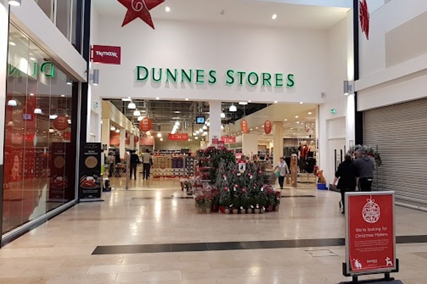 Commercial property for rent in Unit 14, Kyle Shopping Centre