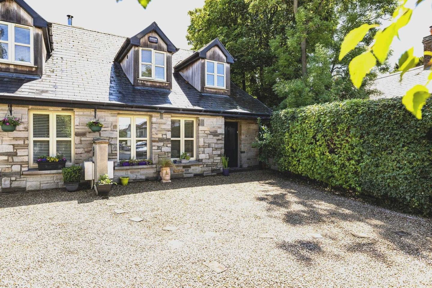 6 Greenlea Grove, Terenure, Dublin 6W, D6WPX53 is for sale on Daft.ie