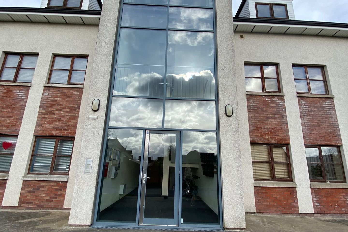 143 Ath Lethan, Racecourse Road, Dundalk, Co. Louth, A91WP20 is for