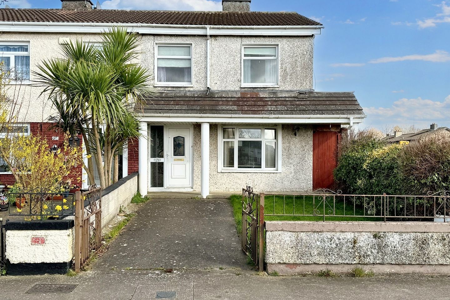 21 Whitestown Avenue, Blakestown, Dublin 15, D15PYR6 is for sale on Daft.ie