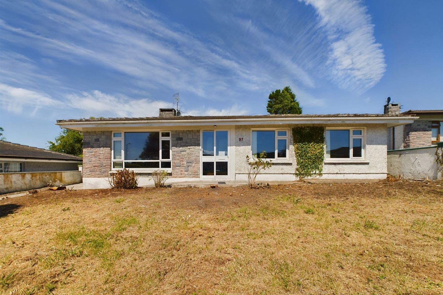 37 Ashfield Park, Gort Road, Ennis, Co. Clare., V95E8C2 is for sale on