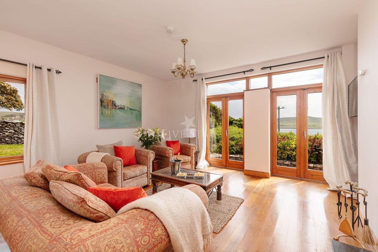 Holiday Homes in High Road, Ballinaboula, Dingle, Co. Kerry on Daft.ie