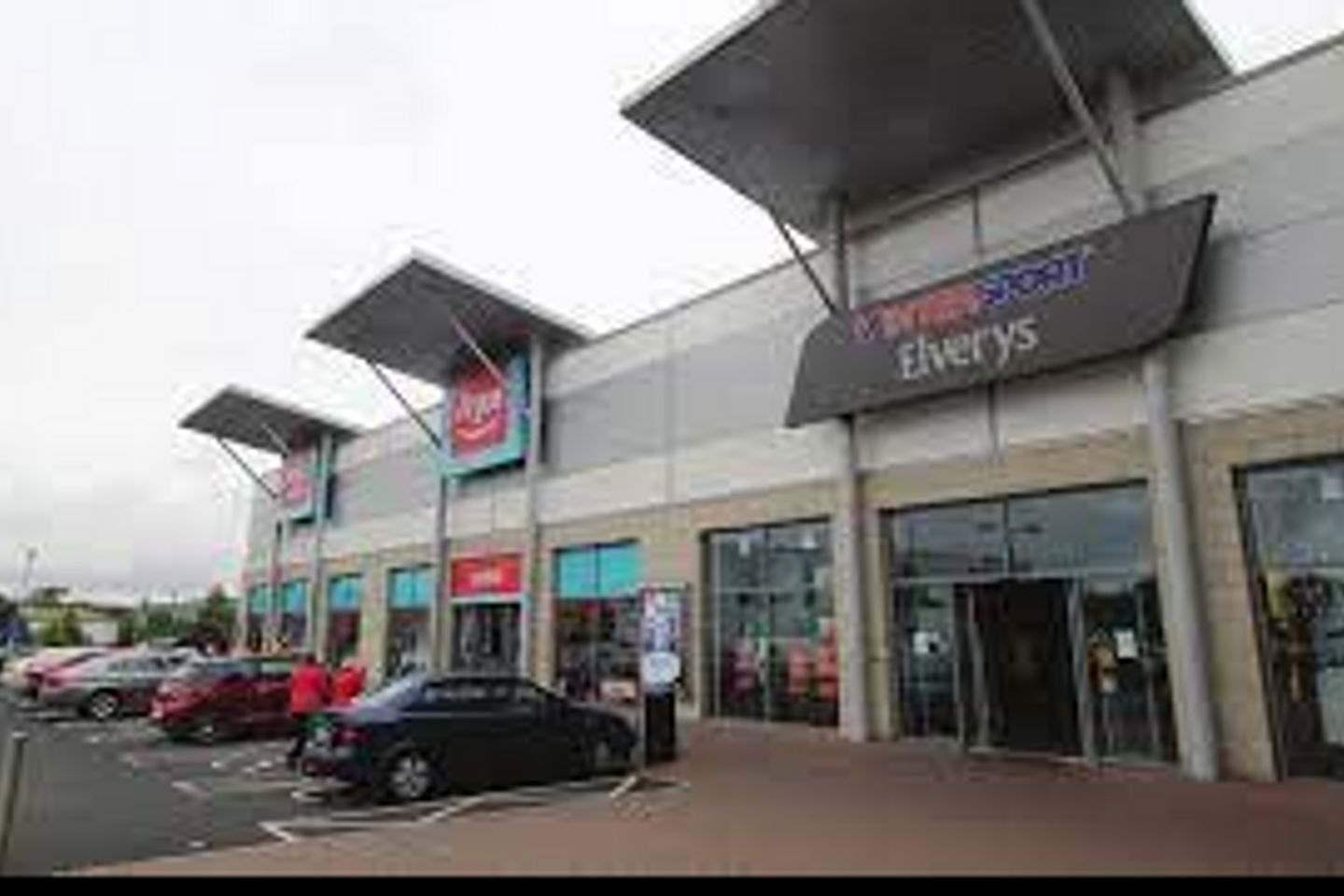 Commercial property for rent in Unit 17, Kyle Shopping Centre