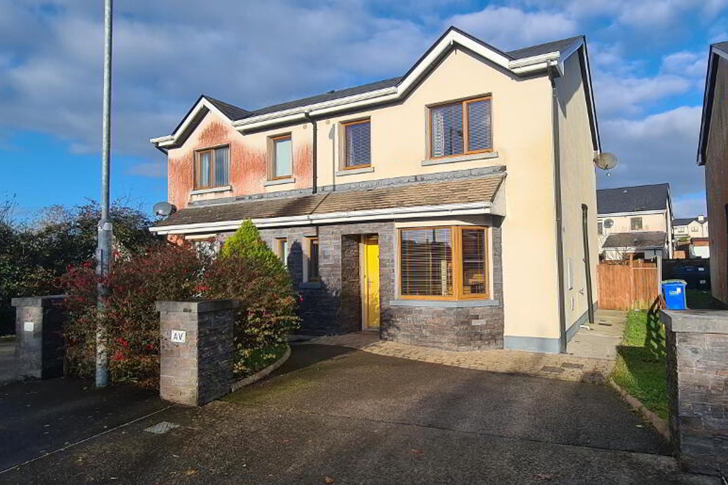7 Bothar Rogen, Dun Ri, CarrickonShannon, Co. Leitrim, N41E489 is for