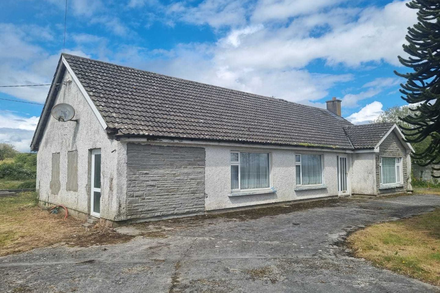 Villanova, Deanstown, Askeaton, Co. Limerick, V94FX5N is for sale on