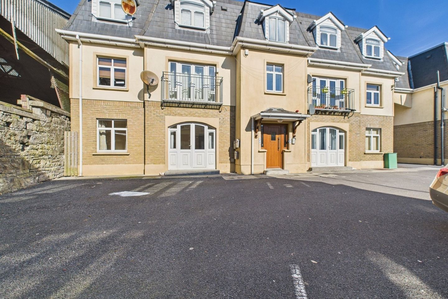 Grove Court