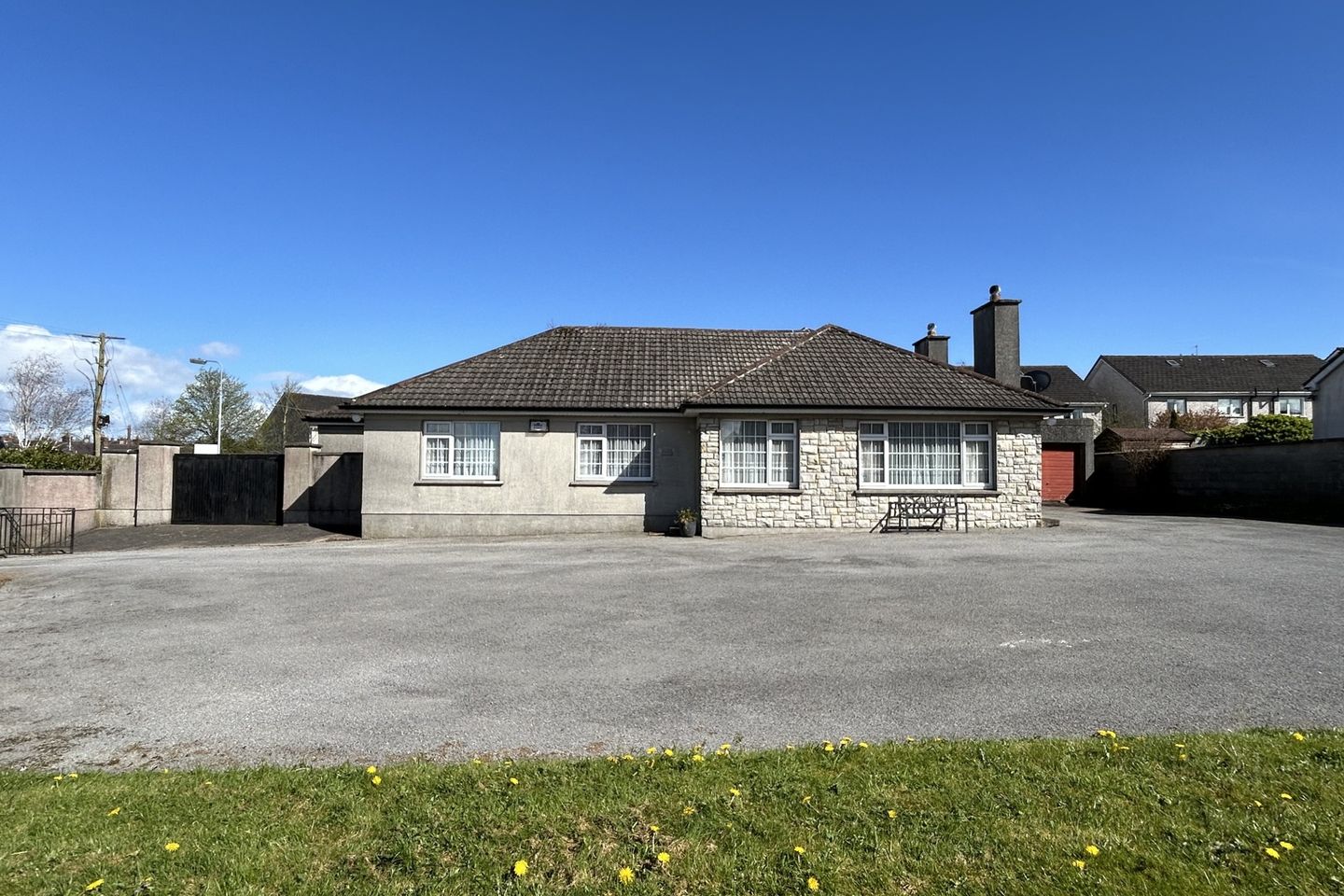 Ashlawn, Hillview, Old Road, Cashel, Co. Tipperary, E25V997