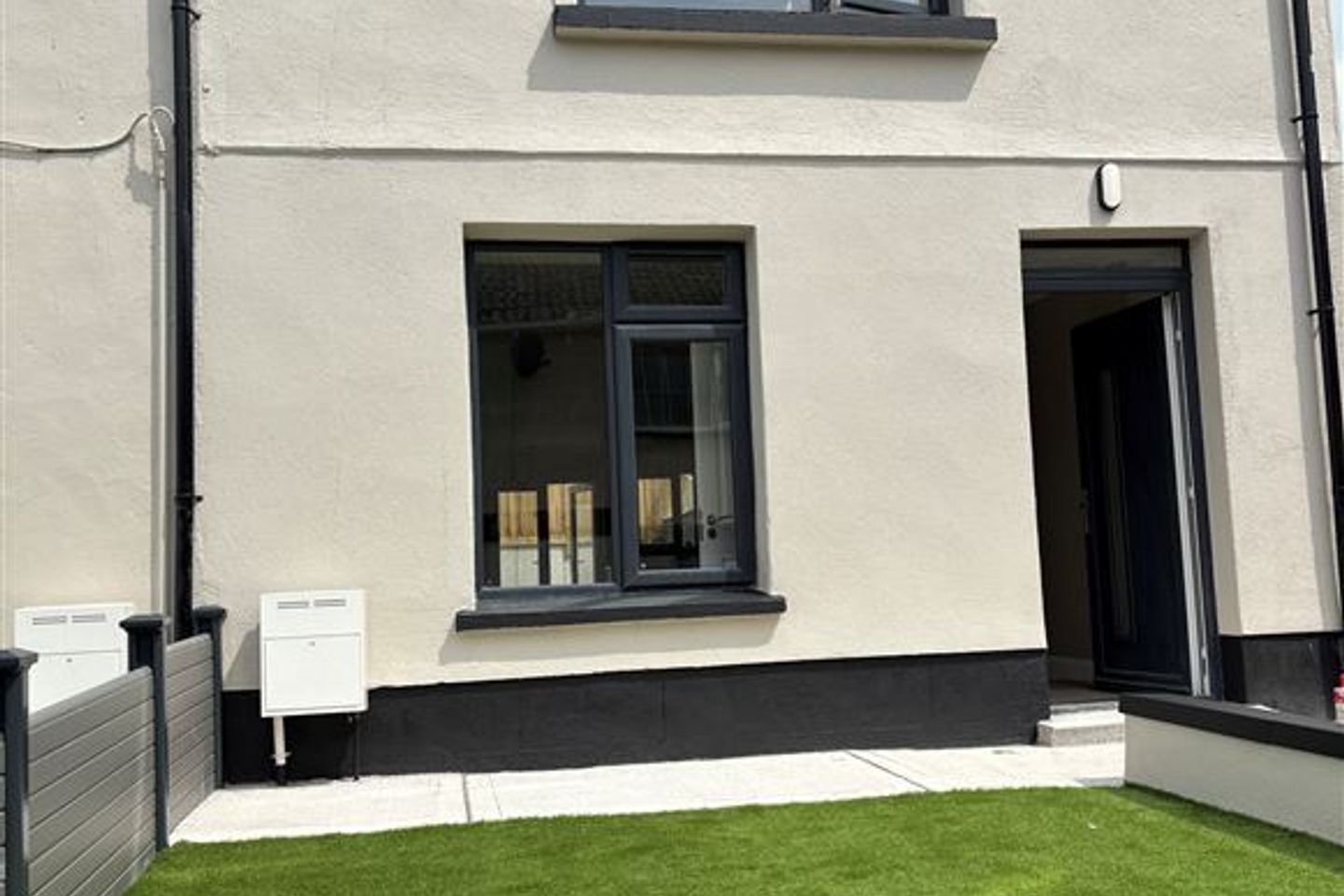 Moore street 3bed, H62YY58