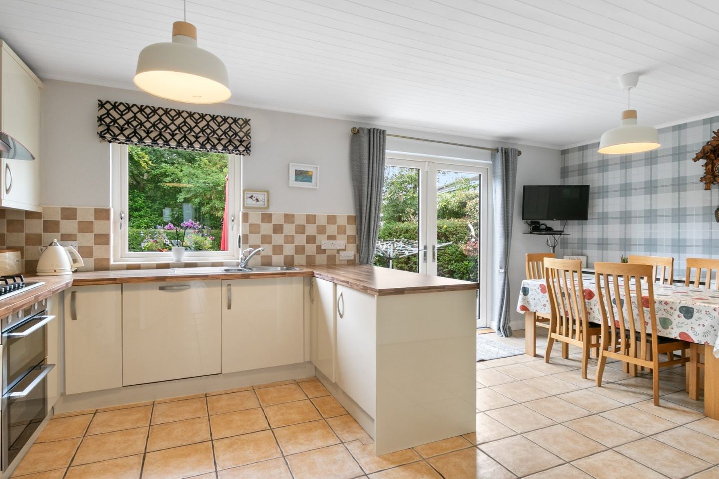 11 Cabinteely Court, Pottery Road - Image 7