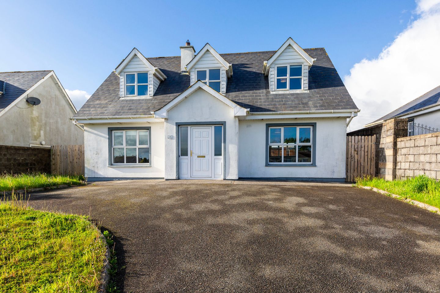 25 Shelbourne Place, Campile, New Ross, Co. Wexford, Y34FF89 is for