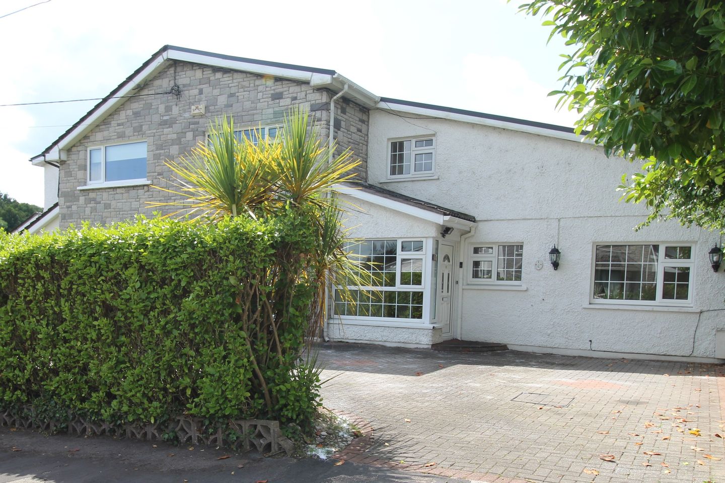 1 Temple Hill Lawn, Ballintemple, Ballintemple, Co. Cork, T12DXE9 is for sale on Daft.ie