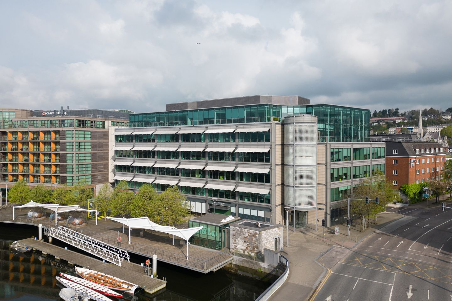 Commercial property for rent in Penthouse, 5th Floor, City Quarter