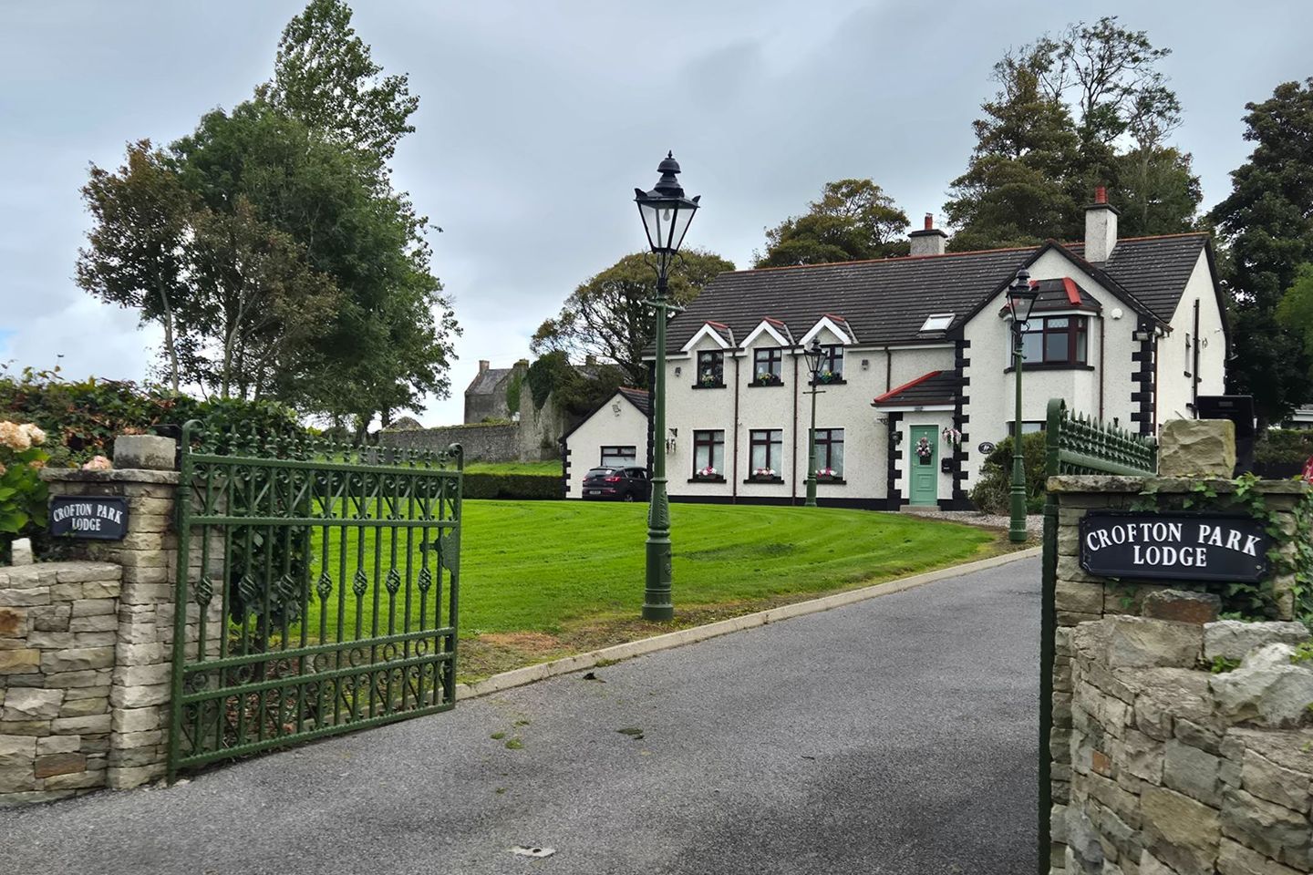 Crofton Park Lodge, Crofton Park, Ballina, Co. Mayo, F26AN49