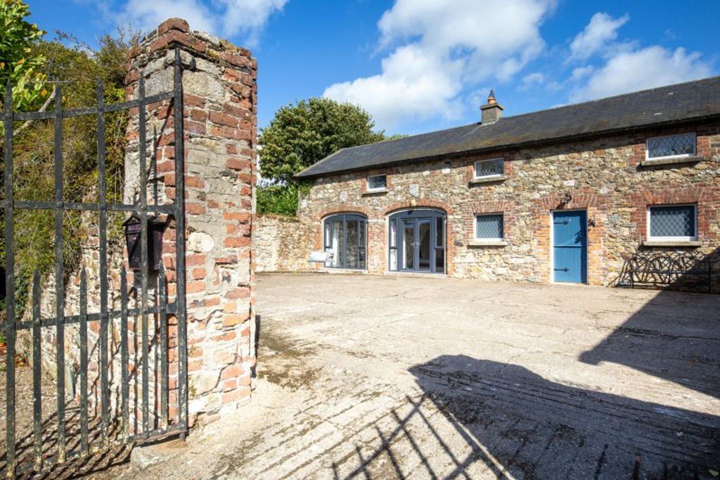 1 The Huntsman's Yard, Horetown South, Foulksmills, Co. Wexford is for