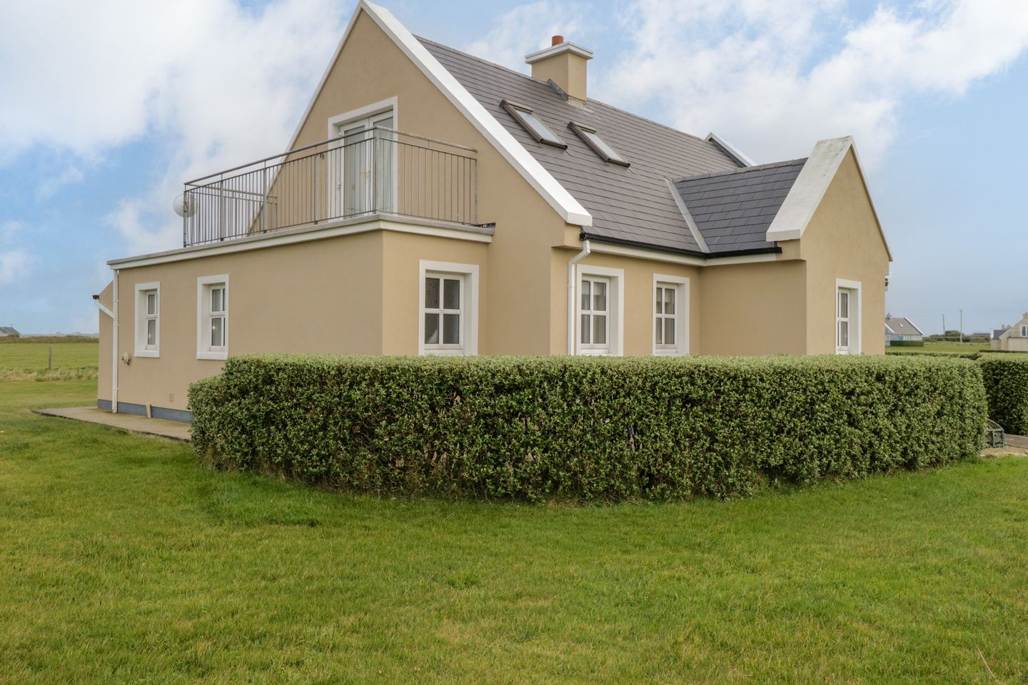 Holiday Homes in Ref. 922156 8 Lios Na Sioga, Binghamstown, Belmullet, Co. Mayo on Daft.ie