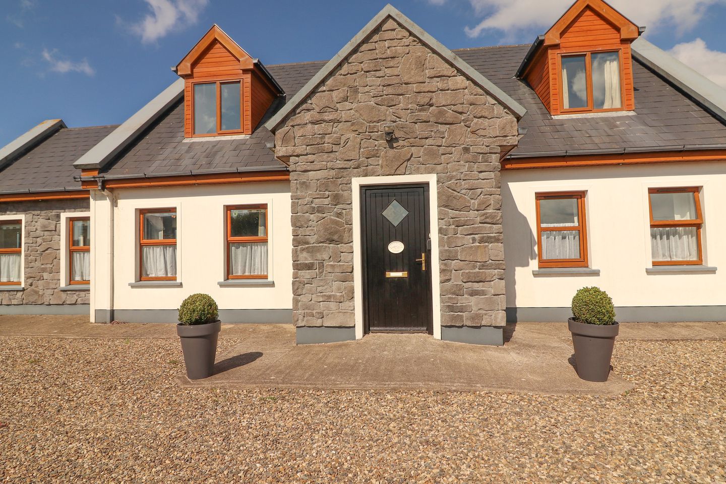 Ref. 1059276 Cherry Blossom Cottage, QUILTY EAST, Ennis, Co. Clare