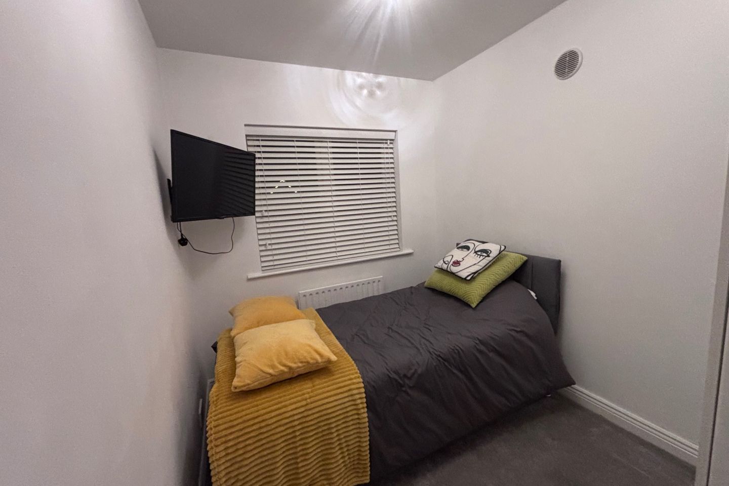 13 Ellensborough Downs, Kiltipper, Dublin 24