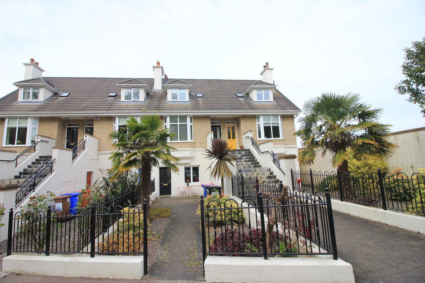 89 Clarkes Wood, Mount Oval Village, Rochestown, Co. Cork is for sale on Daft.ie