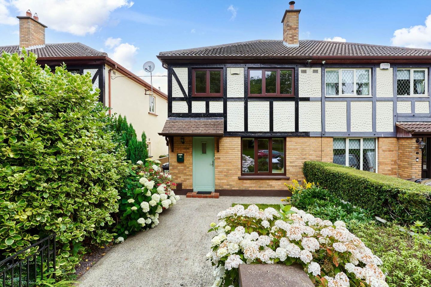 8 Park Drive Green, Castleknock, Dublin 15, D15PY05 is for sale on Daft.ie