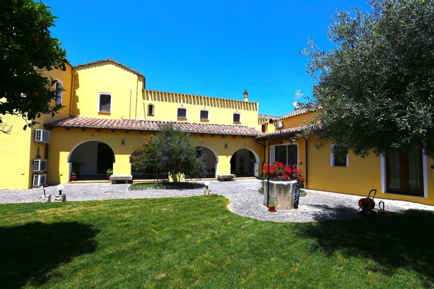 Luxury 8 Bed Villa For Sale In Serdiana Sardinia Italy, Cagliari