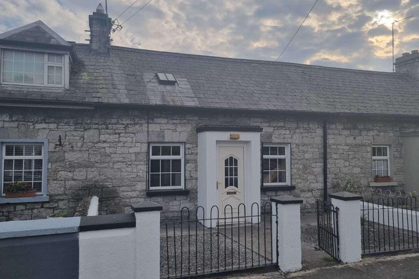 5 Saint Thomas Terrace, Foynes, Co. Limerick, V94P9DN is for sale on