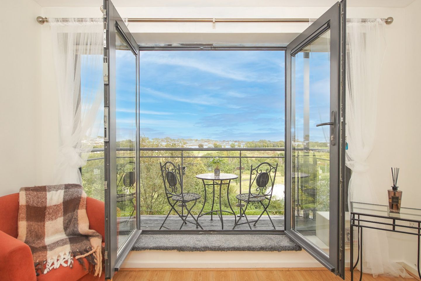 Apt, 10 Beacon, Royal Canal Park, Ashtown, D15, D15FT26