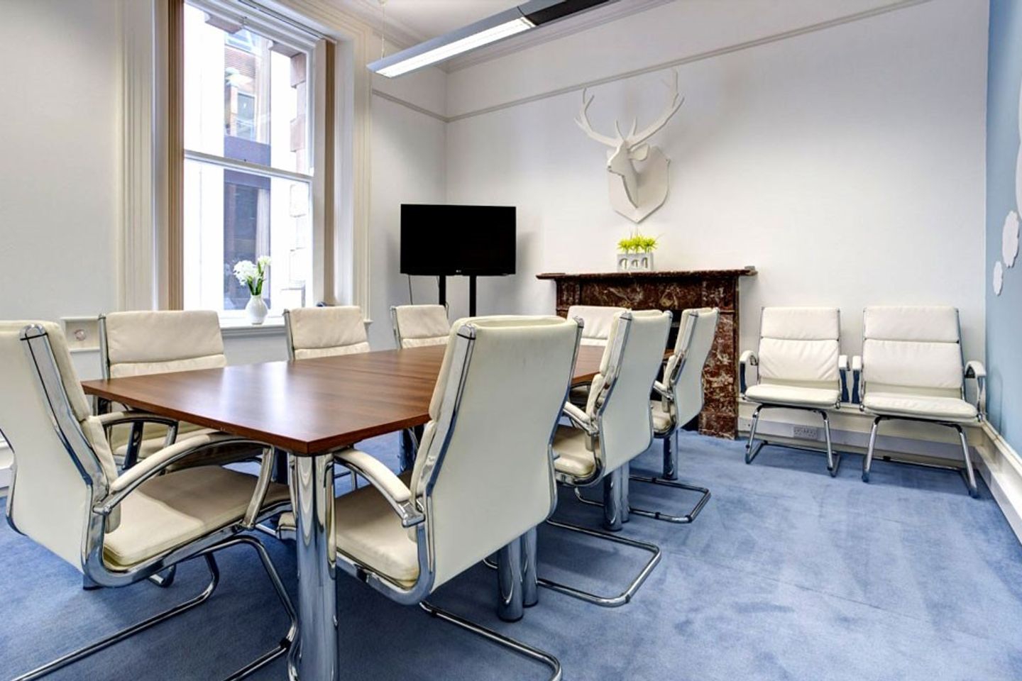 Commercial property for rent in Donegal Square West, Belfast City