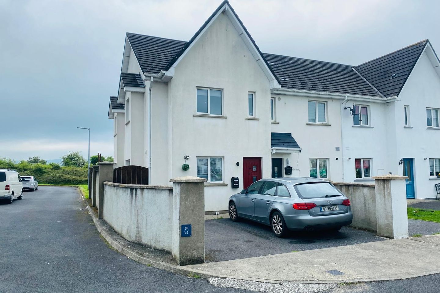 14 Ravenswood, CarrickonSuir, Co. Tipperary, E32HD35 is for sale on