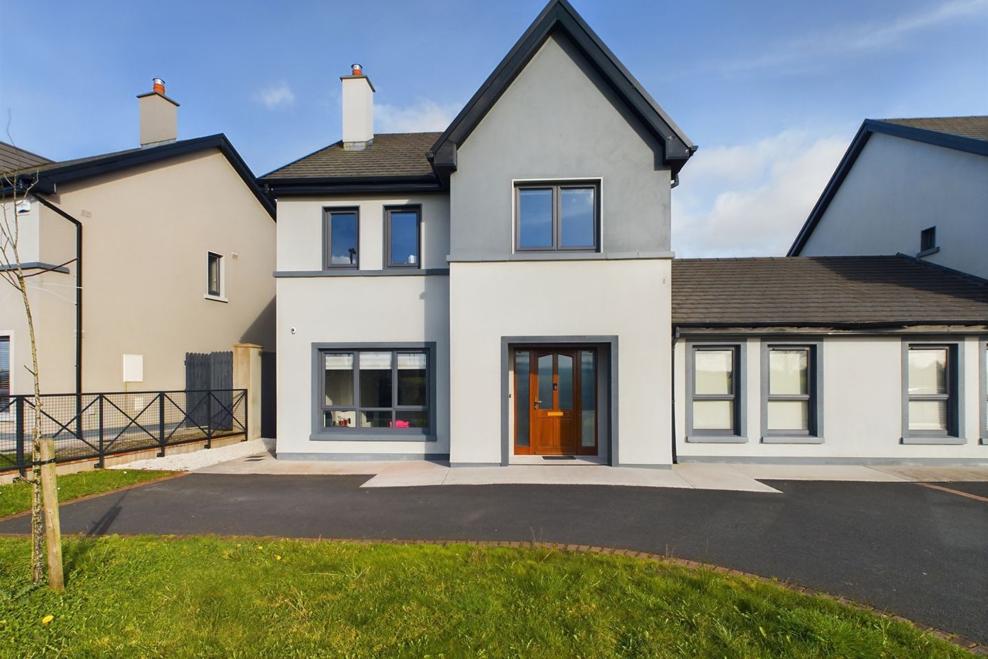 11 Fort View, Creggaunnahilla, Clarecastle,, Ennis, Co. Clare., V95H58V