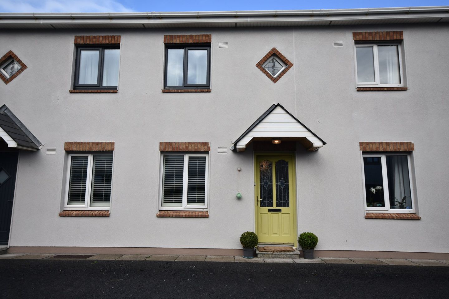 4 Valley Of The Diamonds, Pier Road, Enniscrone, Co Sligo, F26VH98 is