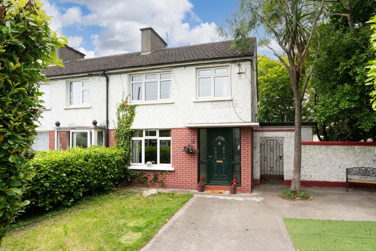 327 Nutgrove Avenue, Churchtown, Churchtown, Dublin 14, D14X2E5 is for