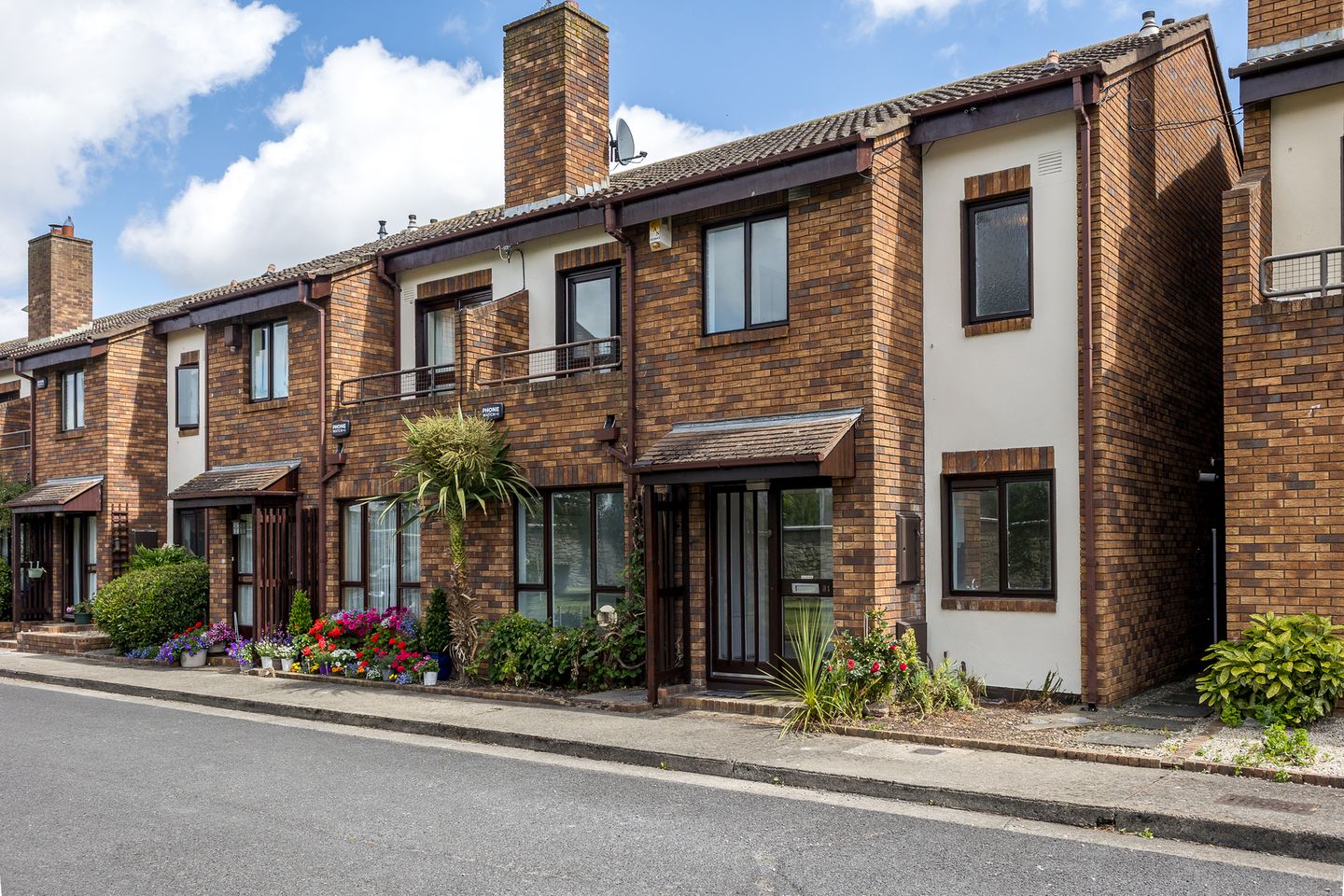 81 Lansdowne Village, Sandymount, Sandymount, Dublin 4, D04YE61 is for