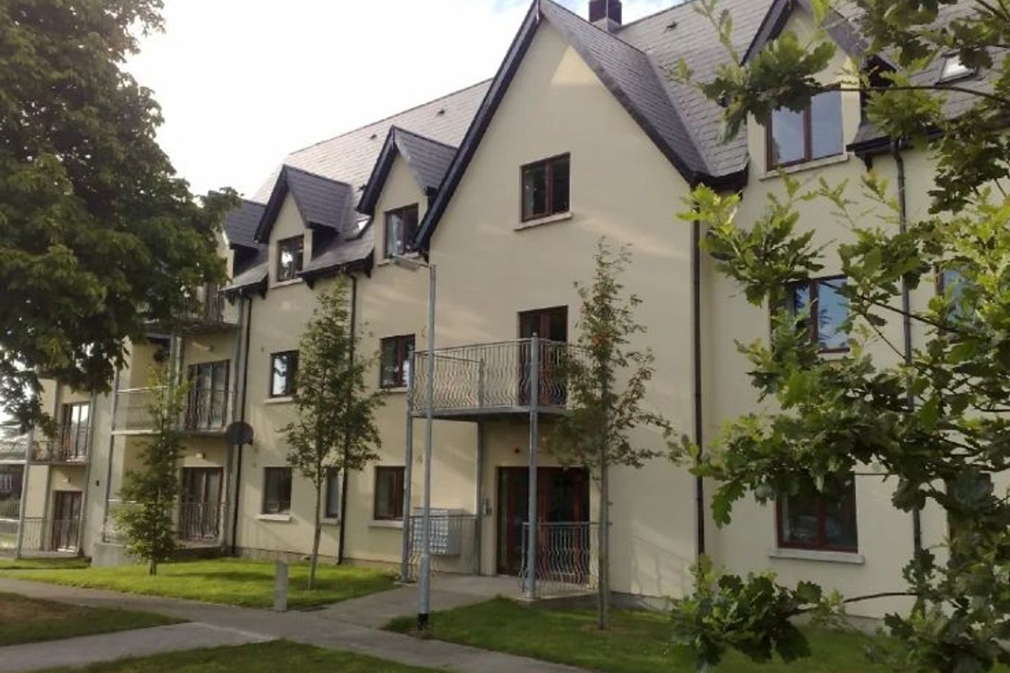 Clarence Gate, Kilkenny Road, Carlow Town, Co. Carlow