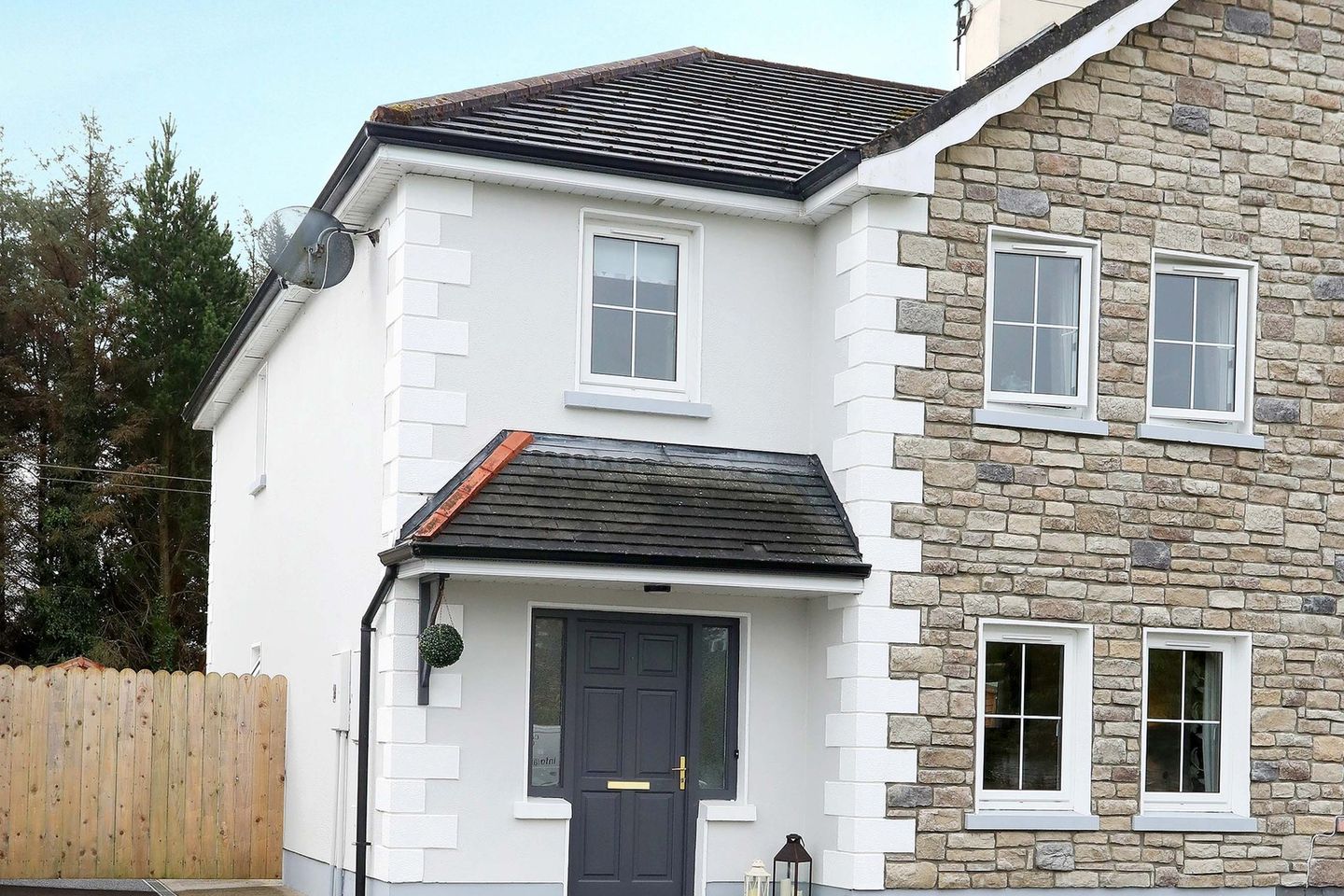 17 Ráth Glas, Rehins Fort, Ballina, Co. Mayo, F26R2K3 is for sale on