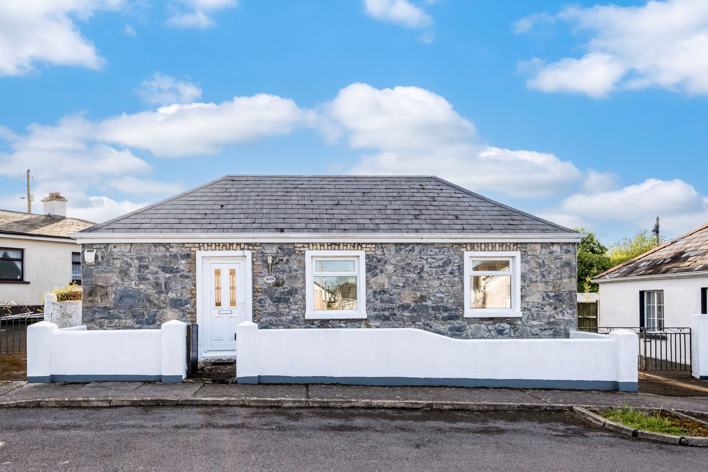 Aoife's Cottage, St. Brigid's Road, Portumna, Co. Galway, H53EC93 is