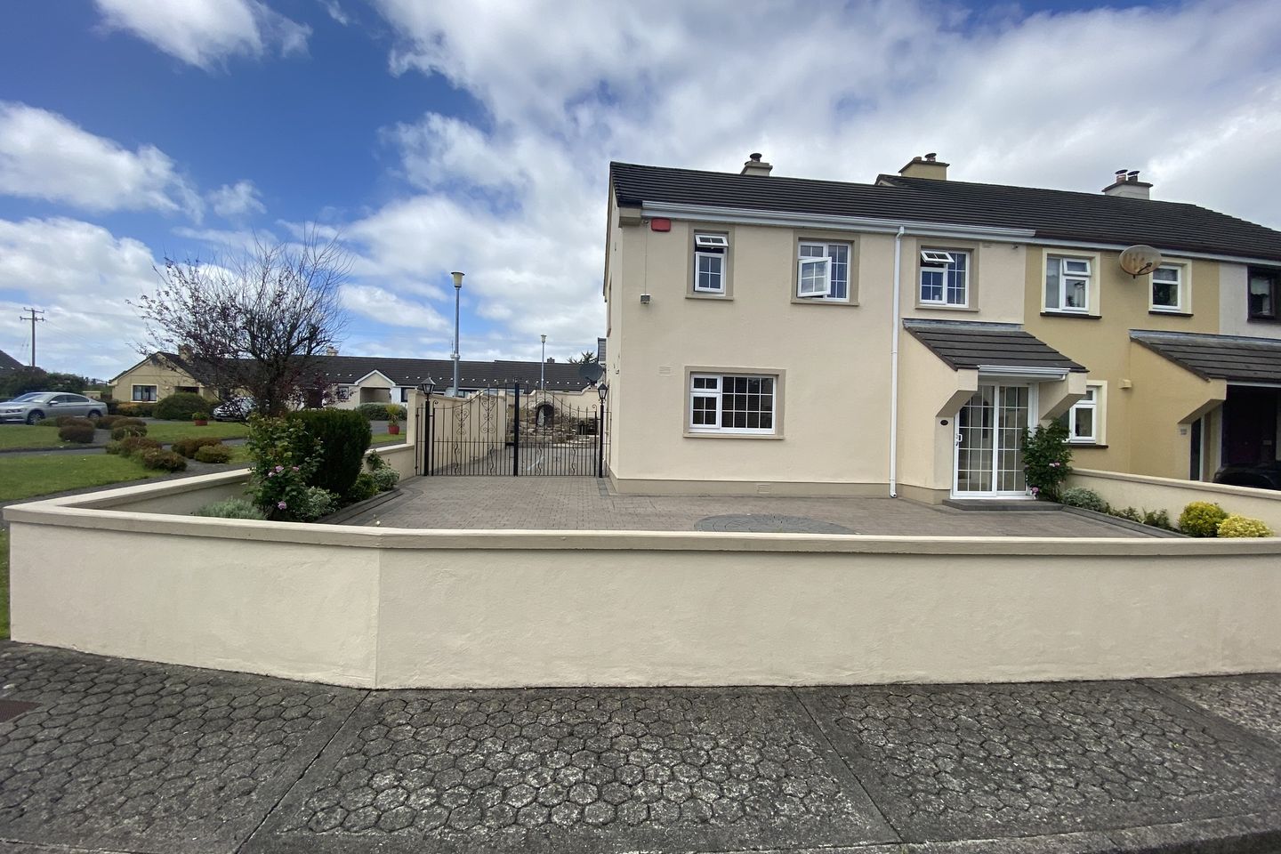 28 Aisling Drive, Upper Main Street, Ballyhaunis, Co. Mayo is for sale