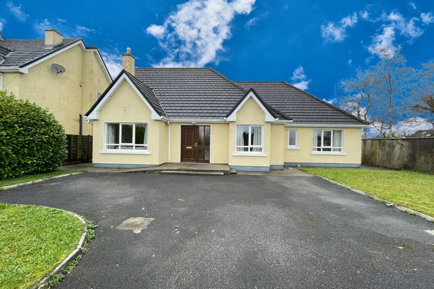 1 The Oaks, Frenchpark, Co. Roscommon, F45CR32