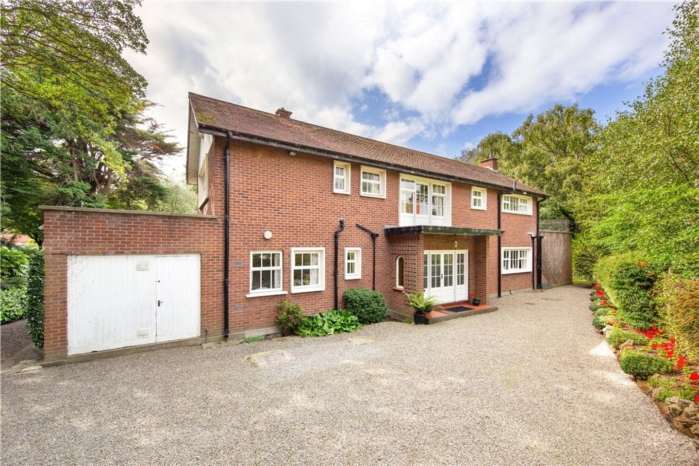 Mulcaire, 40a Ailesbury Road, Ballsbridge, Dublin 4, D04T3P9