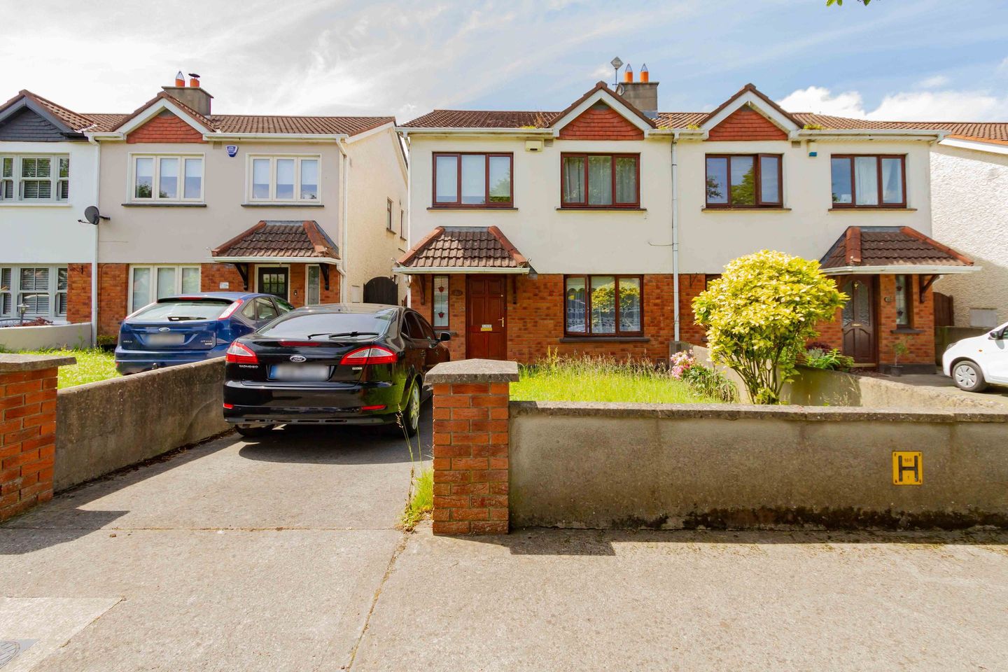 21 Bushfield Drive, Clondalkin, Clondalkin, Dublin 22, D22T049 is for