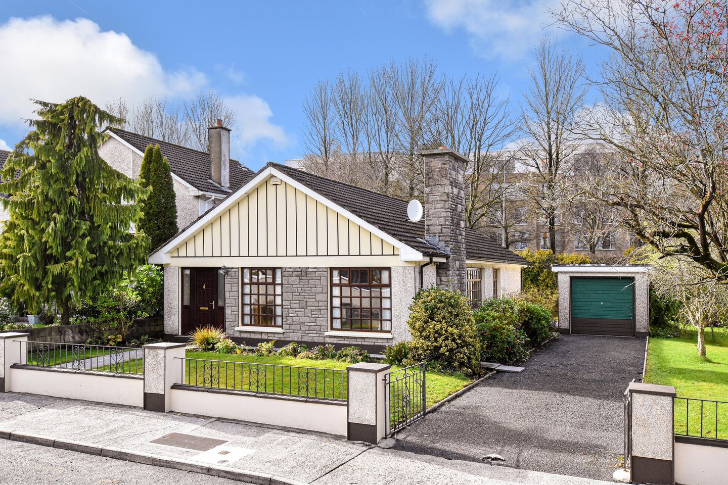 1 Clifton Crescent, Newcastle, Co. Galway