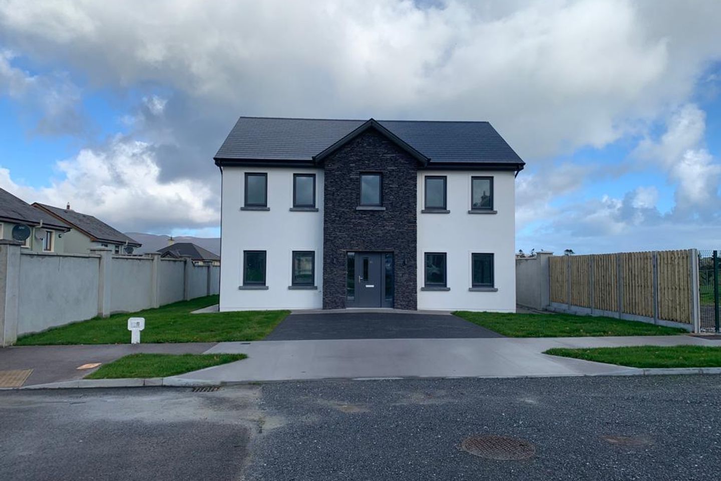 60 Ballyoughtragh Heights, Milltown, Co. Kerry, V93HD0Y