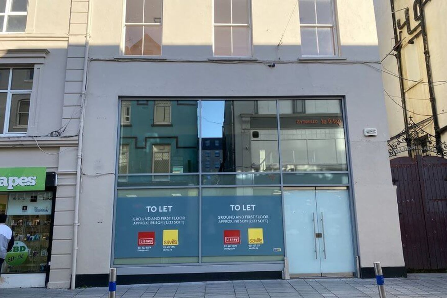 Commercial property for rent in 98 Oliver Plunkett Street, South City
