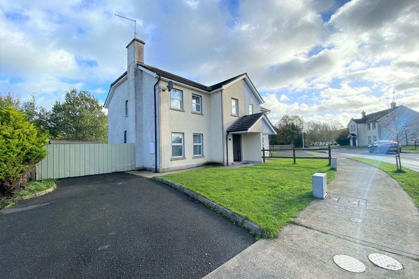 40 Cois Locha, Doohamlet, Castleblayney, Co. Monaghan, A75TP44 is for