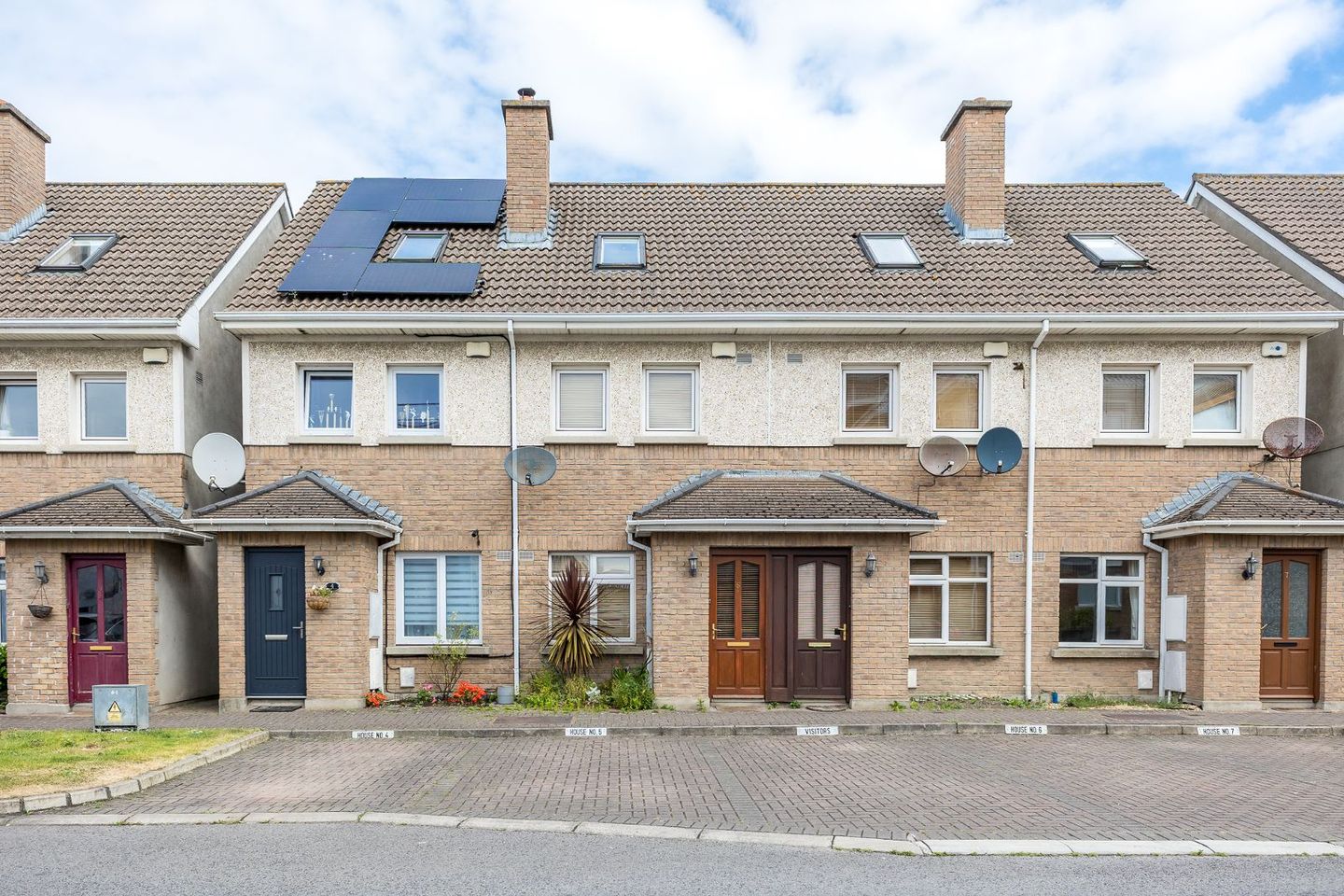 5 Castle Elms, Greencastle Road, Coolock, Dublin 17, D17YK23 is for